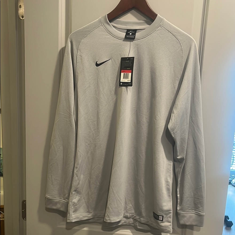 NWT Nike Light Gray Athletic Long Sleeve Crew